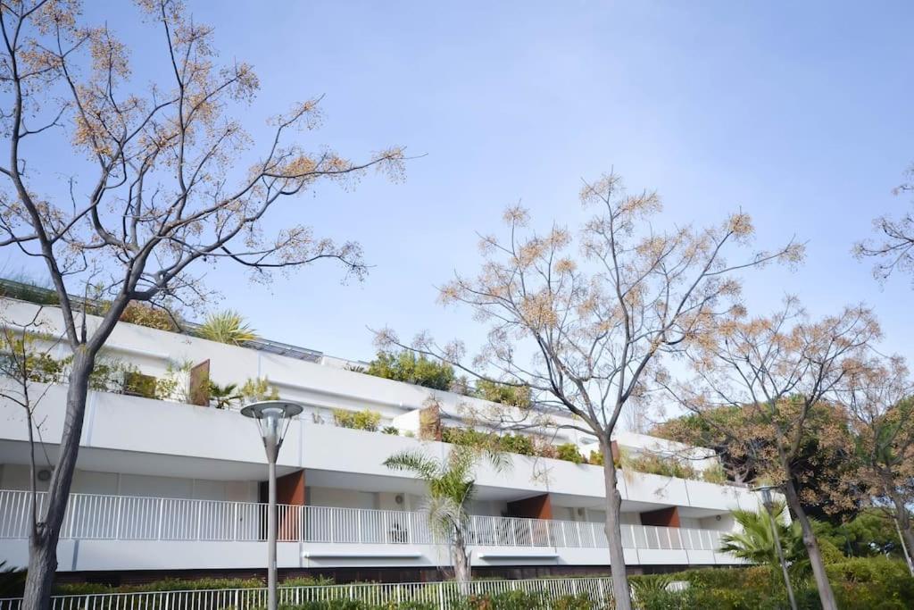 Chez Martin - Spacieux Appartement Climatise Proche De La Plage Ла-Гранд-Мот Экстерьер фото