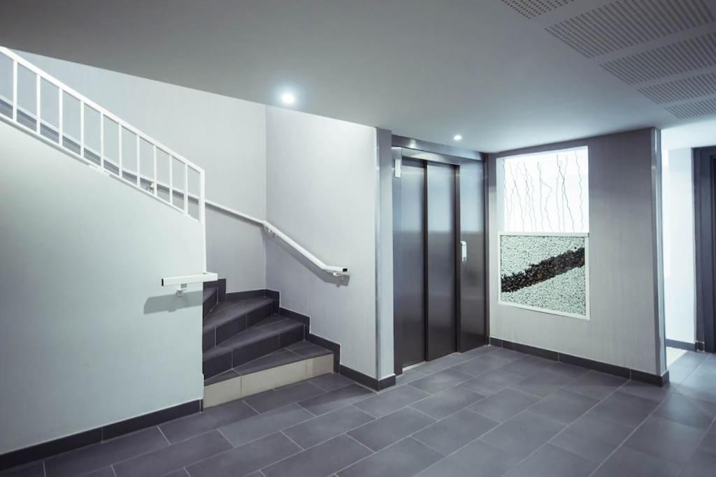 Chez Martin - Spacieux Appartement Climatise Proche De La Plage Ла-Гранд-Мот Экстерьер фото