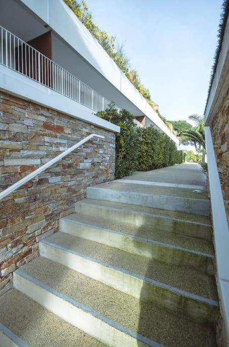 Chez Martin - Spacieux Appartement Climatise Proche De La Plage Ла-Гранд-Мот Экстерьер фото