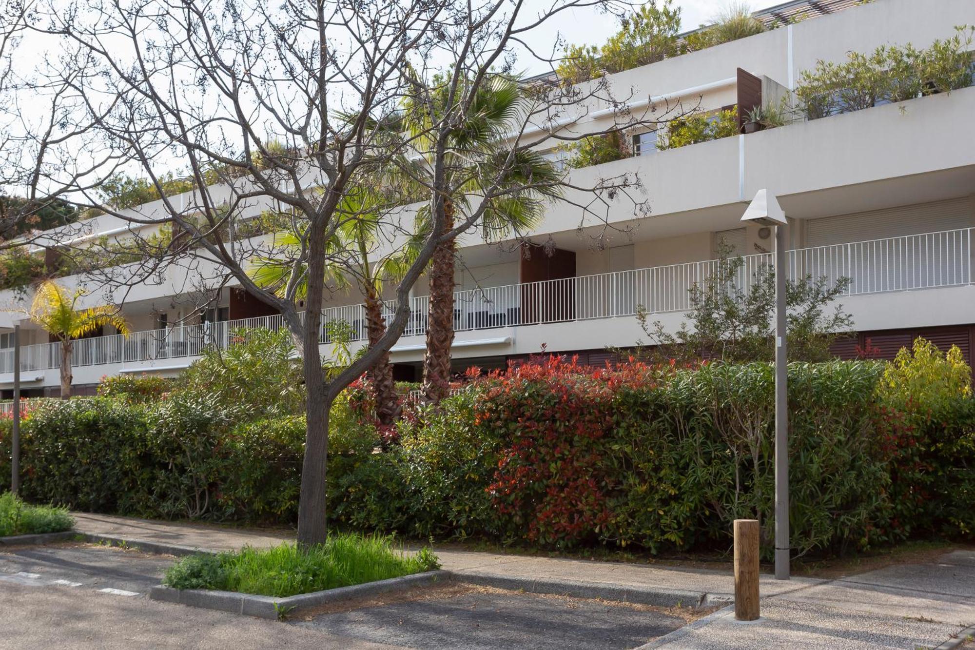 Chez Martin - Spacieux Appartement Climatise Proche De La Plage Ла-Гранд-Мот Экстерьер фото